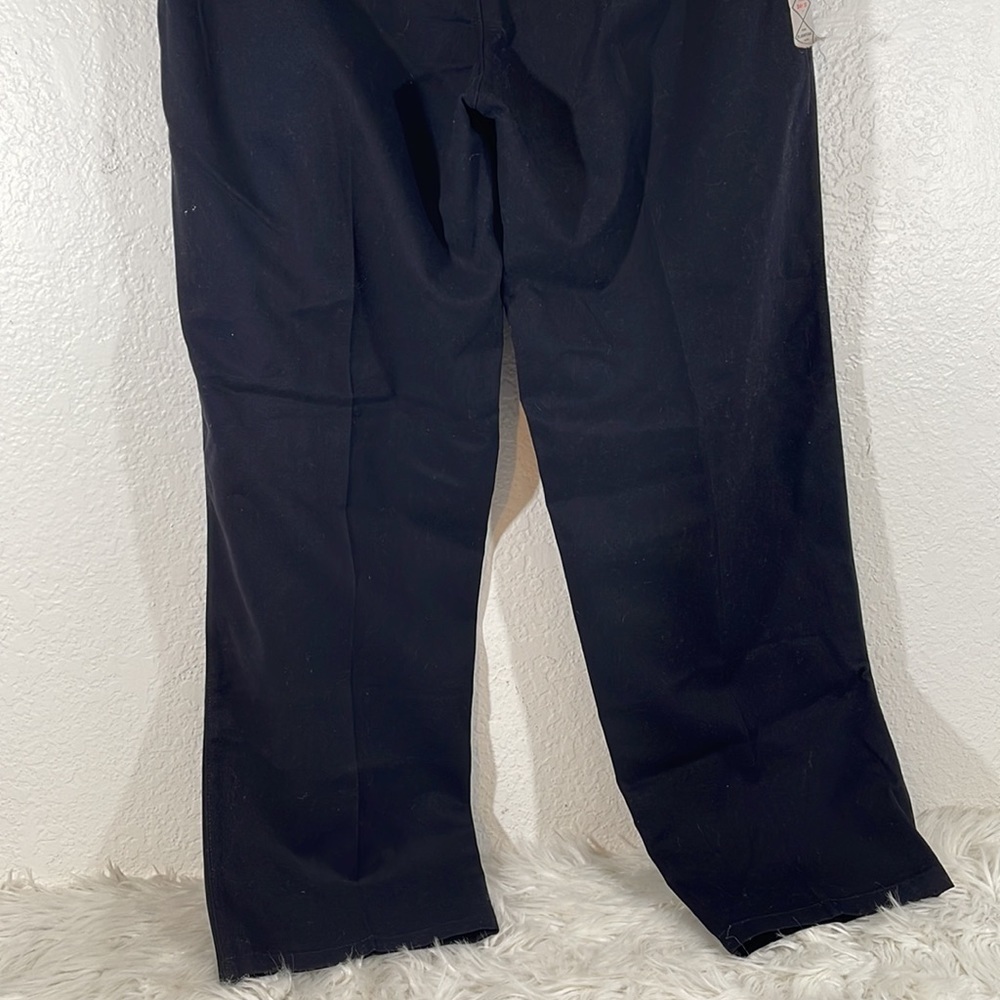 ST. JOHN’S BAY RELAXED FIT Releases & Repels Stains Wrinkle Free Pants 34x31 New - Picture 8 of 14
